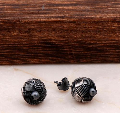 Kazaziye İşlemeli Sarma Gümüş Top Küpe 4760