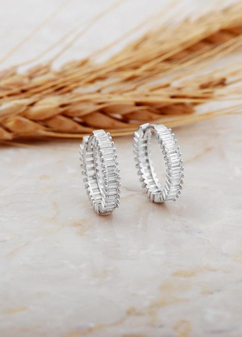 17 Mm Baget Taşlı Orta Boy Rodyumlu Gümüş Halka Küpe 7125