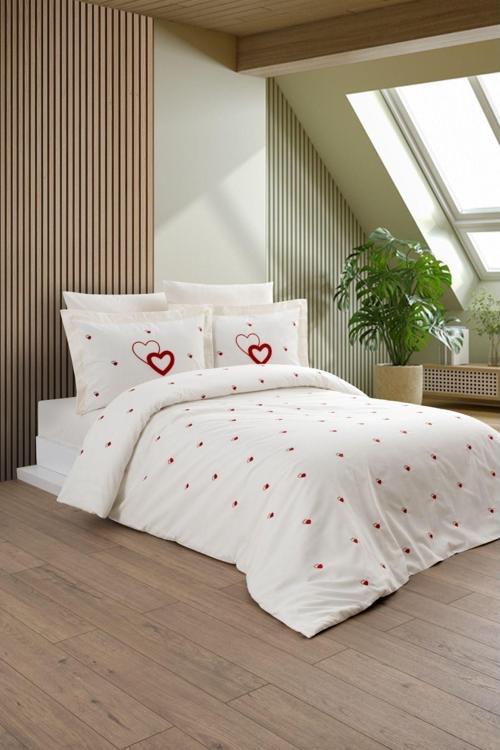 Kalp Nakışlı Çift Kişilik Nevresim Takımı - 6 Parça Lüks Set - Düğün & Çeyiz Takımı - Tivoli