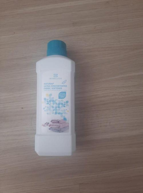BioBellinda Doğal Ultra Konsantre Çamaşır Yumuşatıcı 750 ml Akıllı Parfüm Molekülleri Bütün Renkler Için 