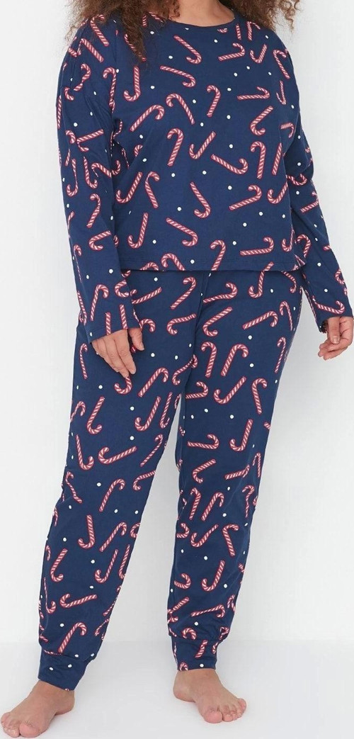 Tarz Rahat Büyük Beden Uzun Kollu Dar Paça Yılbaşı Temalı Örme Pijama Takımı