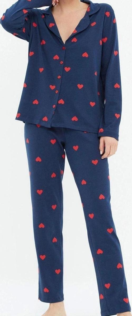 Tarz Rahat Uzun Kollu Boru Paça %100 Pamuklu Kalp Desenli Örme Pijama Takımı