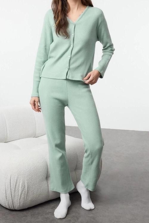 Tarz Rahat Uzun Kollu Boru Paça Fırçalı Soft Fitilli Hırka Örme Pijama Takımı