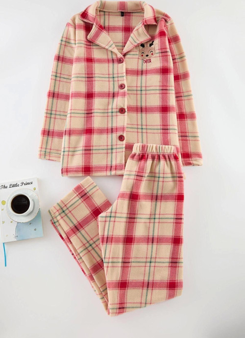 Tarz Rahat Uzun Kollu Boru Paça Nakışlı Ekoseli Polar Kışlık Örme Pijama Takımı