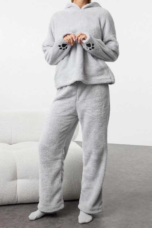 Tarz Rahat Uzun Kollu Boru Paça ve Nakışlı Wellsoft Kışlık Örme Pijama Takımı