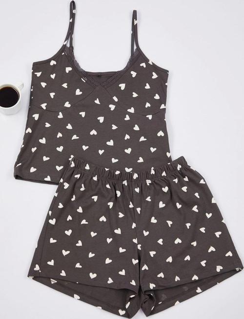 Tarz Rahat Kolsuz Kol Boru Paça Uçuk %100 Pamuklu Kalpli Dantel Detaylı İp Örme Pijama Takımı