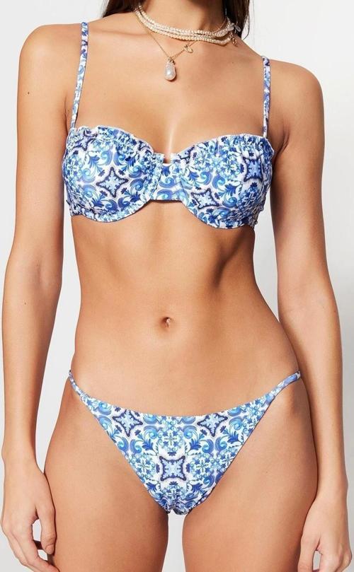 Moda Puantiyeli Atma Kap Balconette Normal Bel Brief Çini Desenli Balkonet Fırfırlı Bikini Takımı