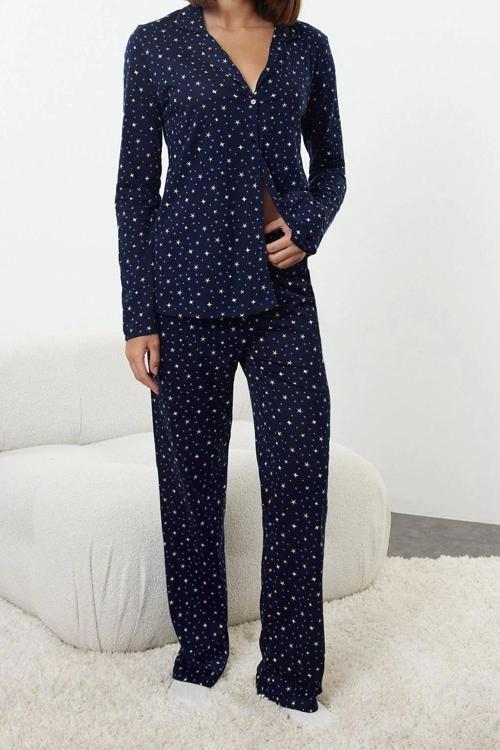 Tarz Rahat Uzun Kollu Geniş Paça %100 Pamuklu Galaksi Desenli Örme Pijama Takımı