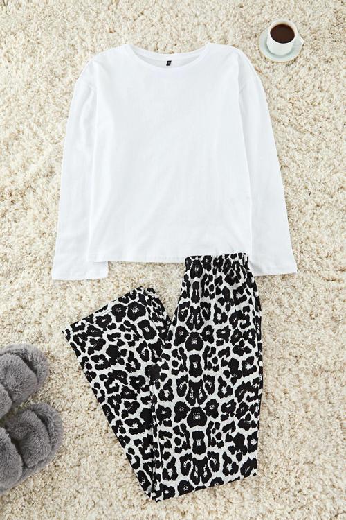 Tarz Rahat Uzun Kollu Geniş Paça %100 Pamuklu Leopar Desenli Örme Pijama Takımı