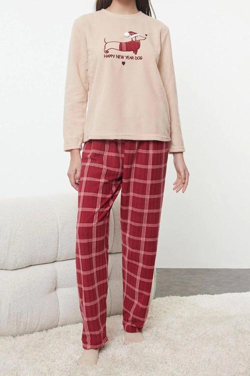 Tarz Rahat Uzun Kollu Boru Paça Ekoseli Yılbaşı Temalı Polar Kışlık Örme Pijama Takımı
