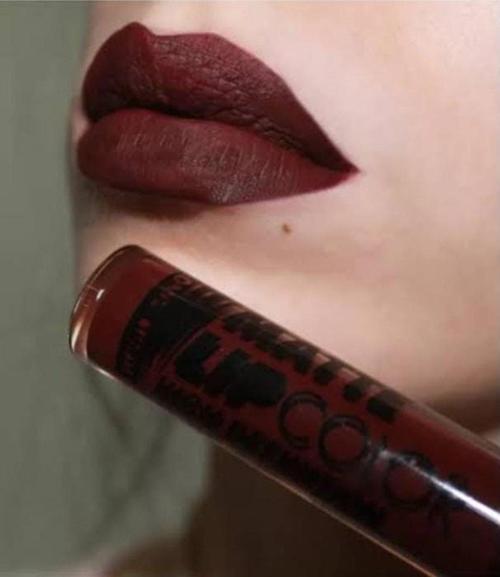 lip gloss koyu kırmızı