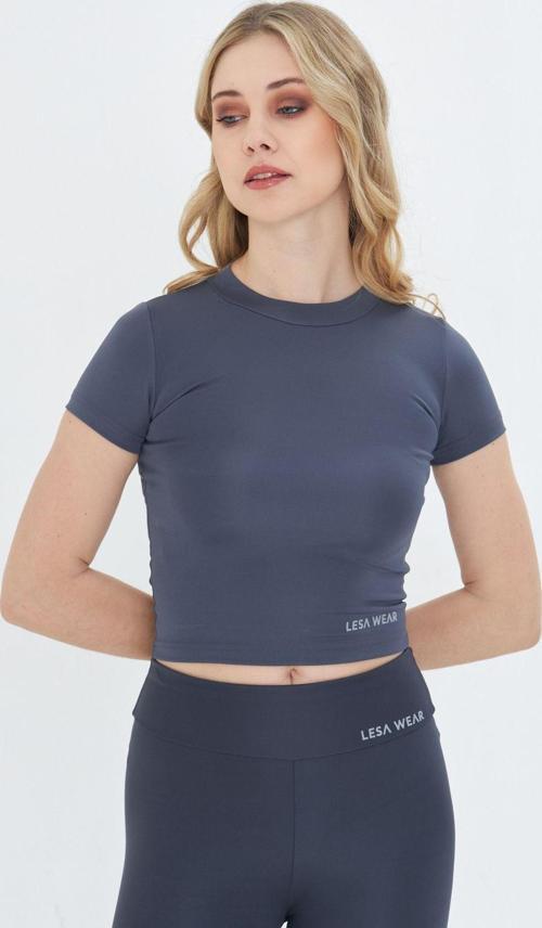 Soft Touch Bedene Oturan Spor Crop T-Shirt Short Fitted