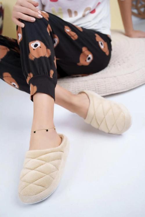 2476 Kadın Pofuduk Tüylü Ev-Halı Terliği