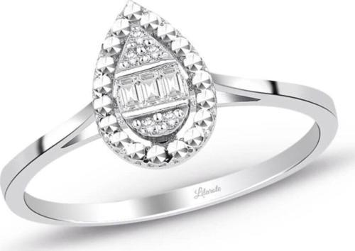 0.06 Ct. Modern Tasarım Baget Pırlanta Yüzük