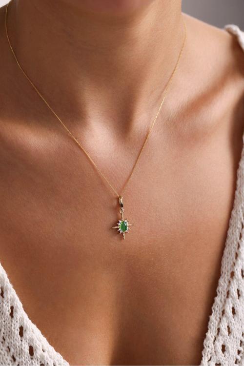 Yeşil Oval Taşlı Kutup Yıldızı Kilitli Charm Kolye 55 cm