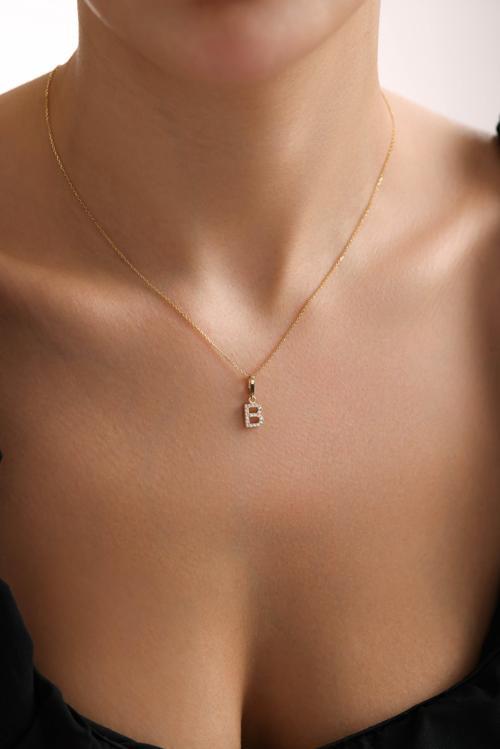 Taşlı B Harf Kilitli Charm Kolye