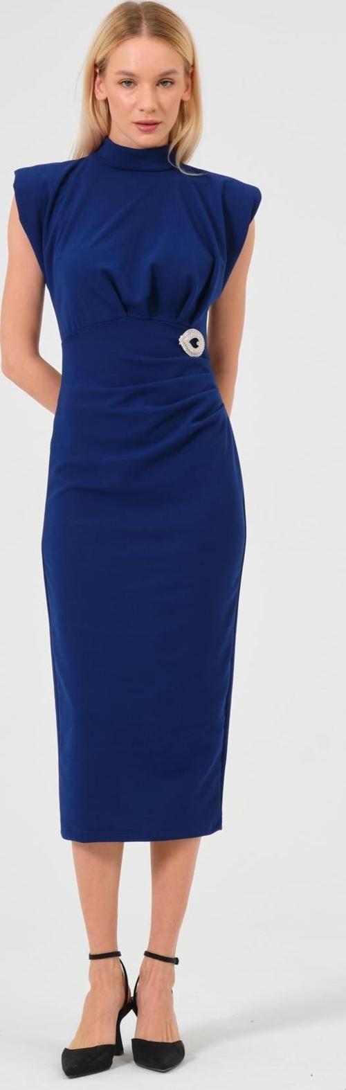 Kadın Drape Detaylı Vatkalı Broş Detaylı Elbise