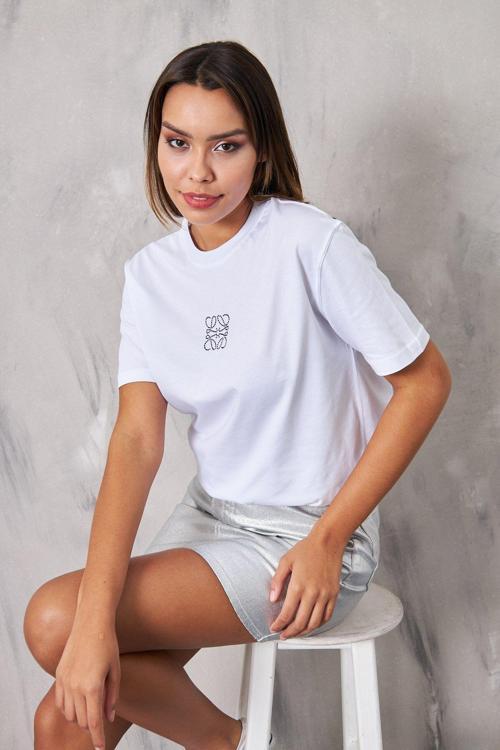 Siyah Taş Işlemeli Beyaz Kadın T-Shirt
