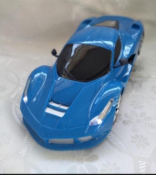 Toprockstore Full Fonksiyon Kumandalı Işıklı 1/16 Araba