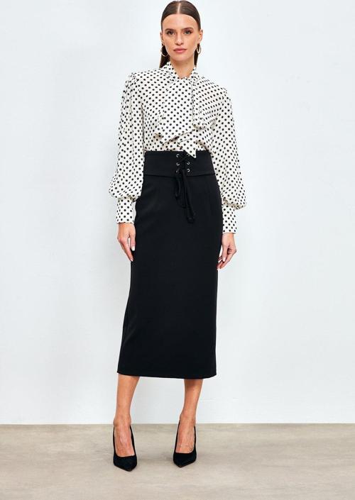 Bel Detaylı Kalem Etek - Siyah