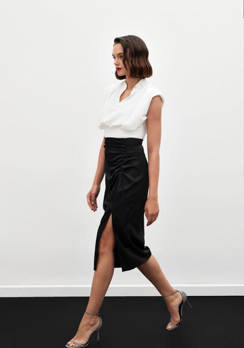 Büzgü Detaylı Saten Etek - Siyah