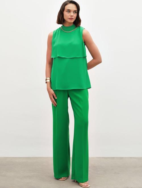 Aksesuar Detaylı Volanlı Bluz - Yeşil