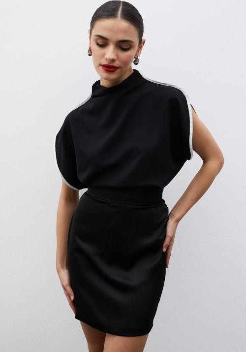 Boğazlı Kontrast Bluz - Siyah