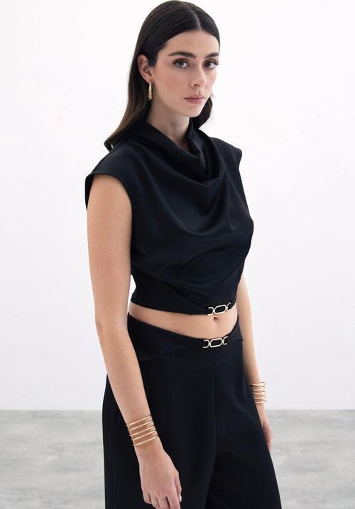 Toka Detaylı Degaje Bluz - Siyah