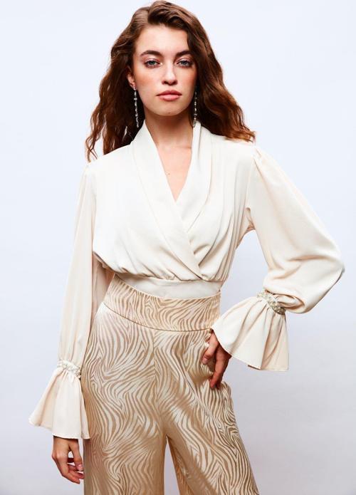 Kol Aksesuar Detaylı Bluz - Bej