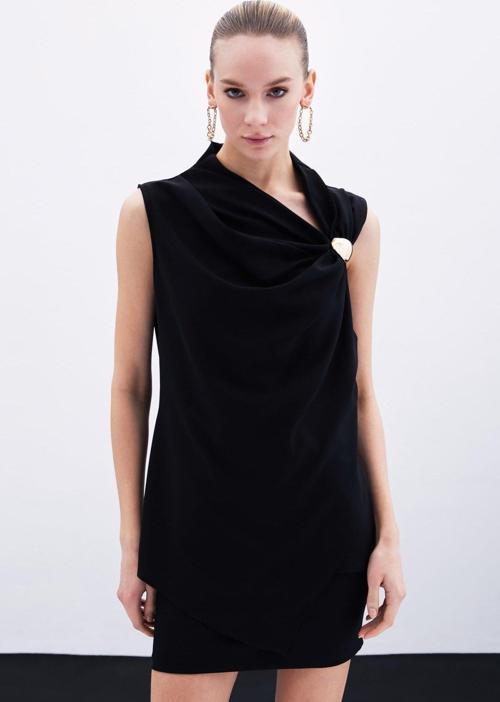 Tek Omuz Aksesuarlı Bluz - Siyah