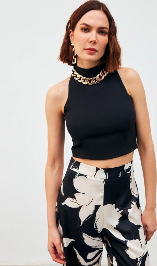 Zincir Aksesuarlı Crop Bluz - Siyah