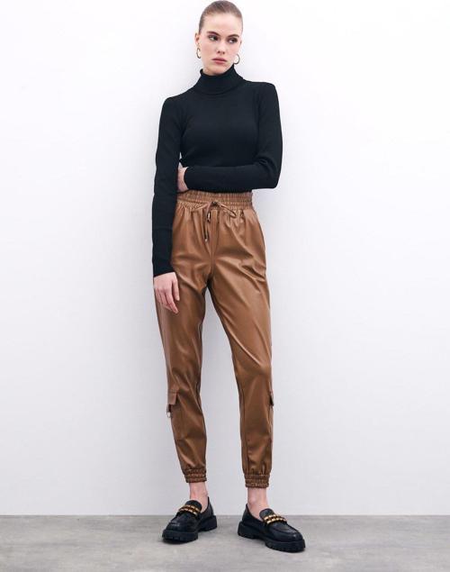 Bel Lastikli Deri Jogger Pantolon - Bej