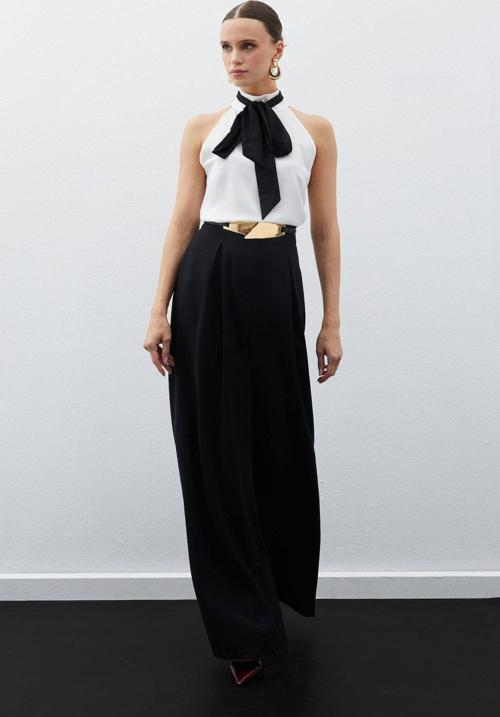 Kontrast Fularlı Kolsuz Bluz - Ekru