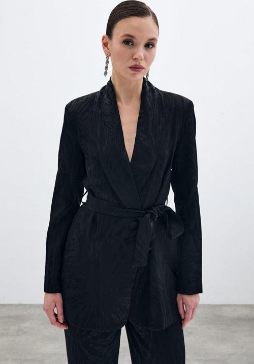 Kuşaklı Desenli Uzun Ceket - Siyah