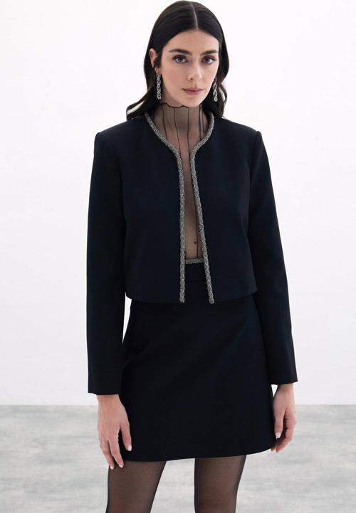Boncuklu Kısa Ceket - Siyah