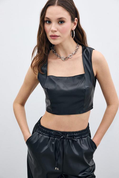 Kare Yaka Deri Crop - Siyah