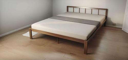 Masif Ahşap Başlıklı Karyola 100X200 cm Ceviz