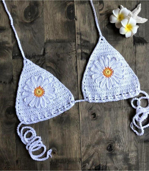 Beyaz Tığ Örgü Bikini Üstü