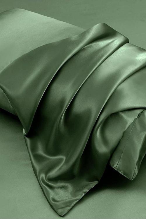 Soyut Yeşil Mat İpek Saten Yastık Kılıfı 50 X 70 Tekli