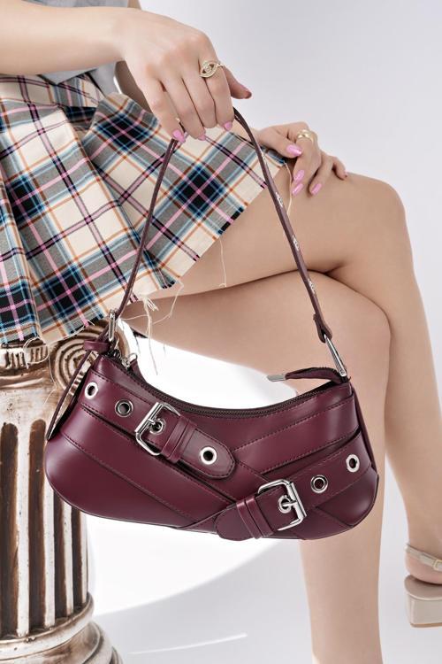 DOCPE Kadın Kemer Detaylı Baget Çanta