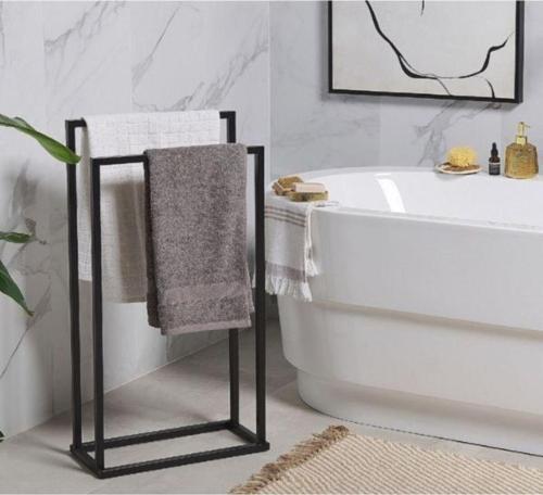 İkili Metal Ayaklı Banyo Havlu Askılığı