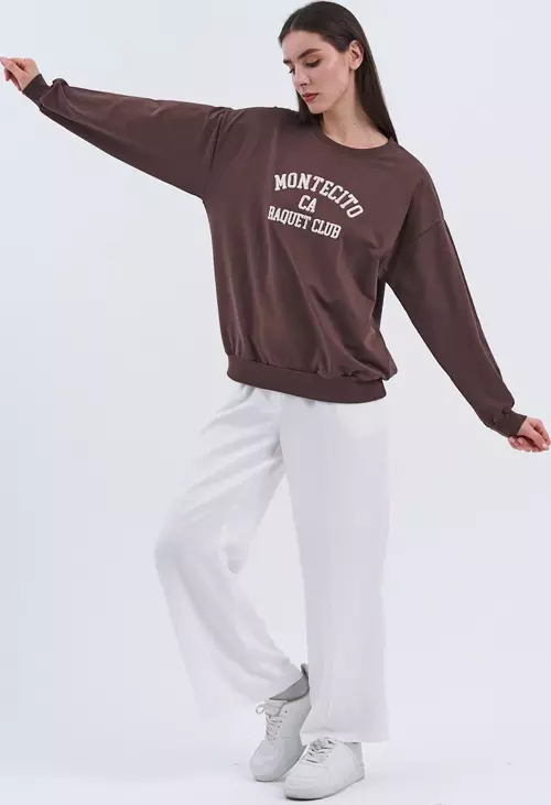 Şıklığı ve rahatlığı bir arada sunan Sweatshirt.