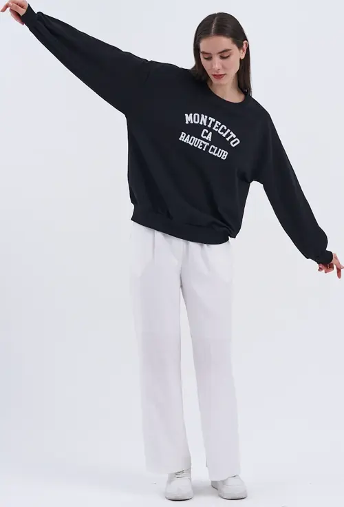 Şıklığı ve rahatlığı bir arada sunan Sweatshirt.