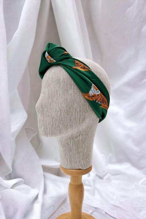 Yeşil Kaplan Desenli Saten Bandana Renkli Fular Yeni Sezon Saç Aksesuarı