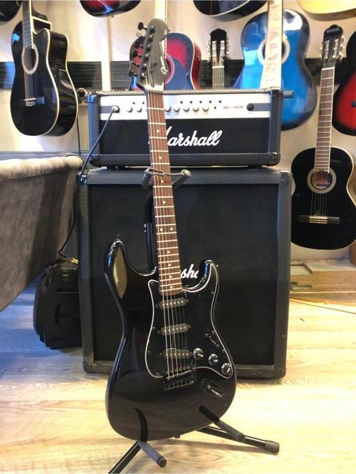 Strat Kasa Siyah Elektro Gitar Sss ( Kılıf, Pena, Askı, Kablo Hediye )