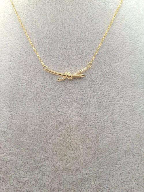 Altın Renk Özel Model Taşlı Çelik Kolye