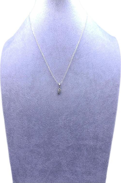 Minimalist Yaprak Kolye