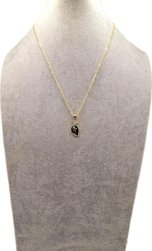 Altın Renk Siyah Yaprak Kolye