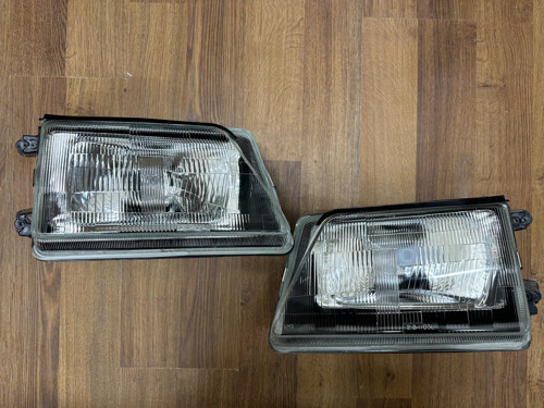Suzuki Swift Sağ Sol Far Lambası 1985-1988