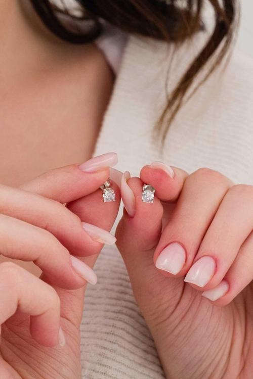 925 Ayar Gümüş Pırlanta Montür Beyaz Tektaş Küpe